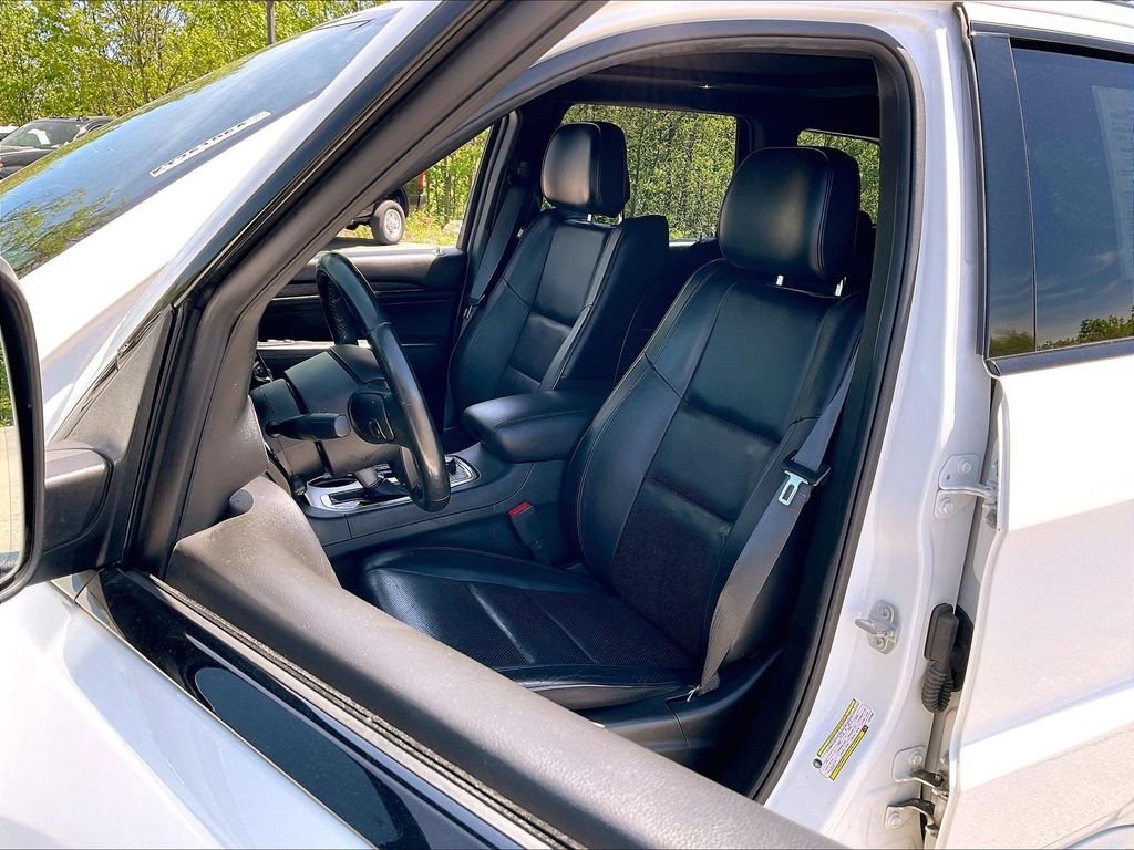 Used 2020 Bright White Clearcoat Jeep High Altitude image 9