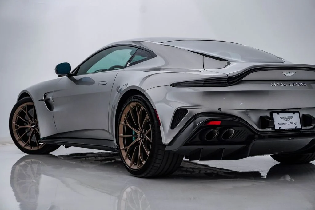 Used 2025 Aluminite Silver Aston Martin Carbon image 9