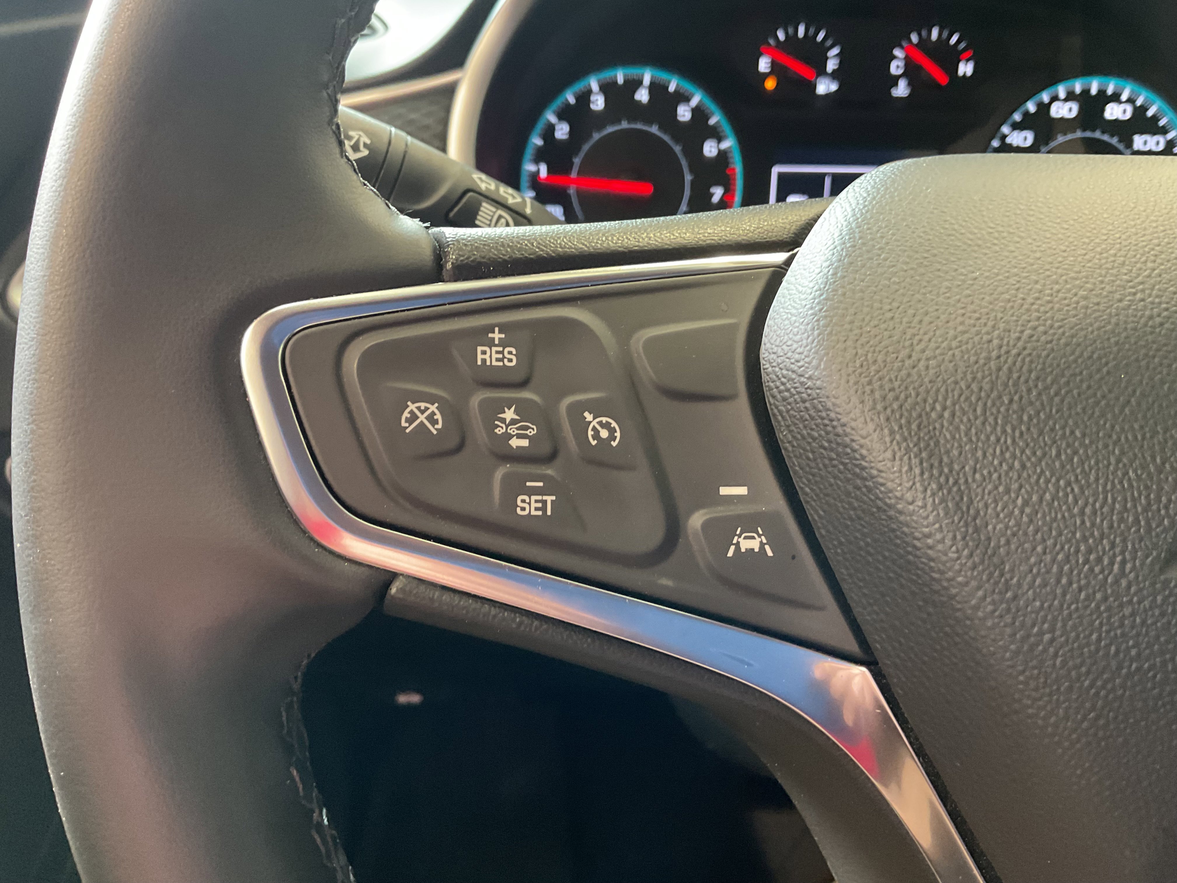 Used 2025 Summit White Chevrolet RS image 18