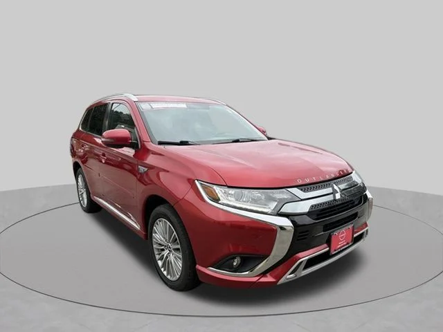 Used 2019 Red Mitsubishi SEL image 1