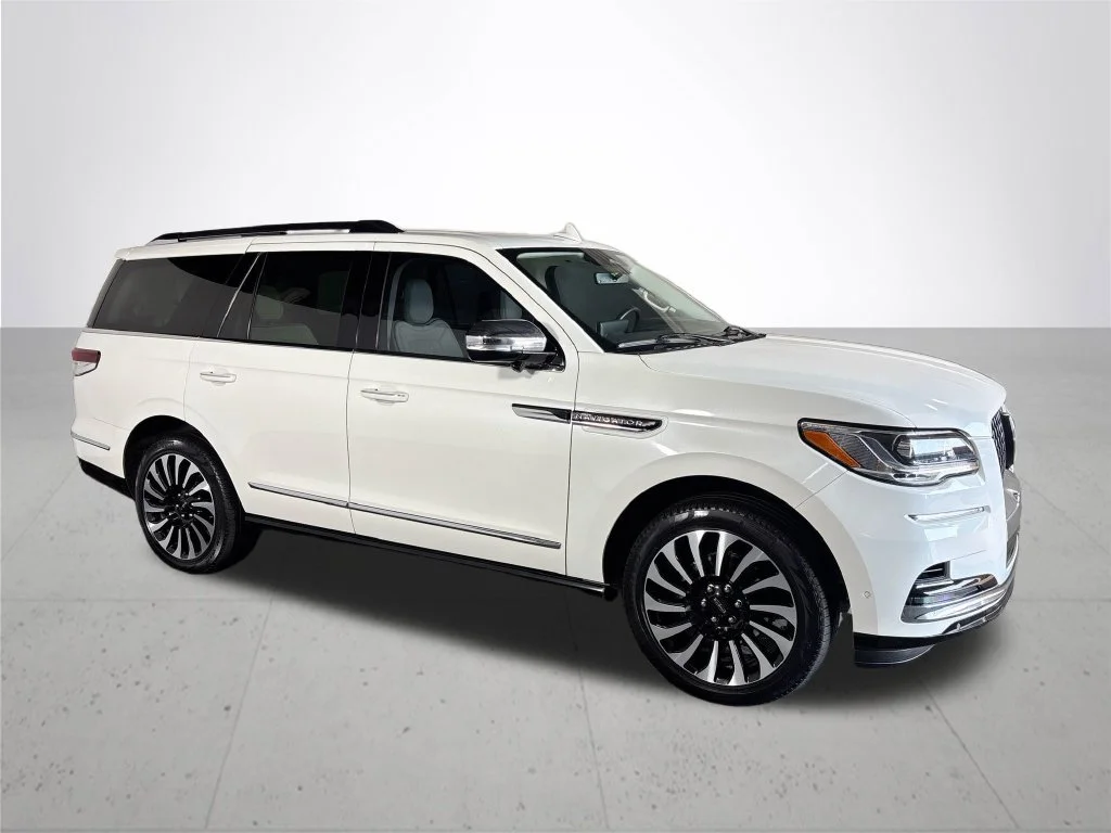 Used 2023 White Lincoln Black Label image 4