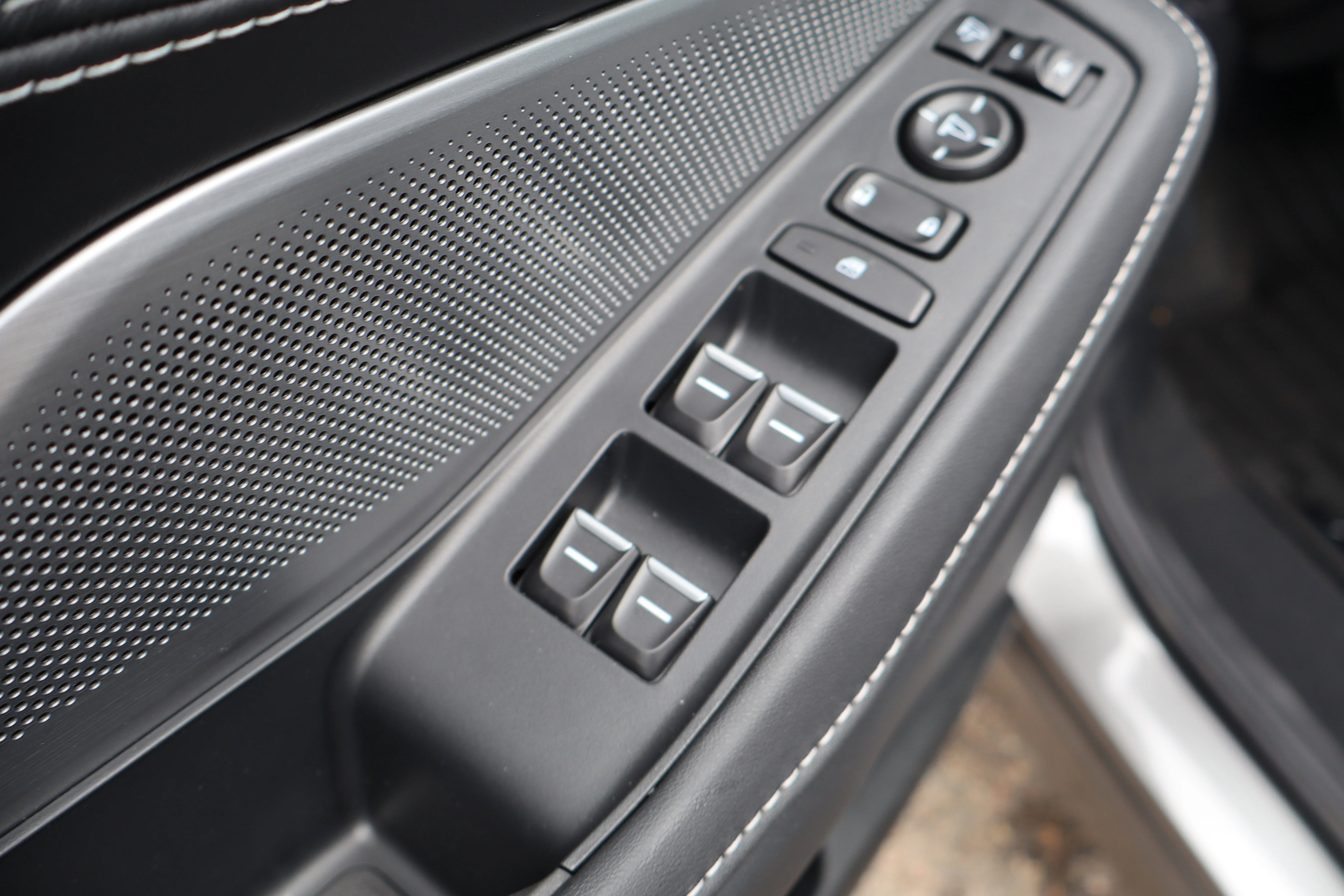New 2026 Liquid Carbon Metallic Acura w/Advance Package image 24