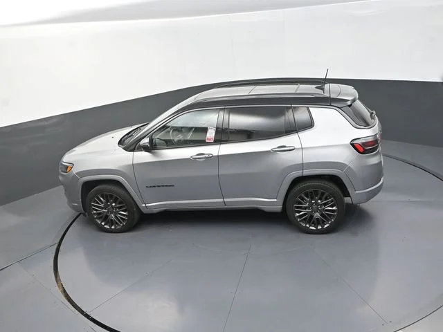 Used 2022 Silver Jeep Limited image 14