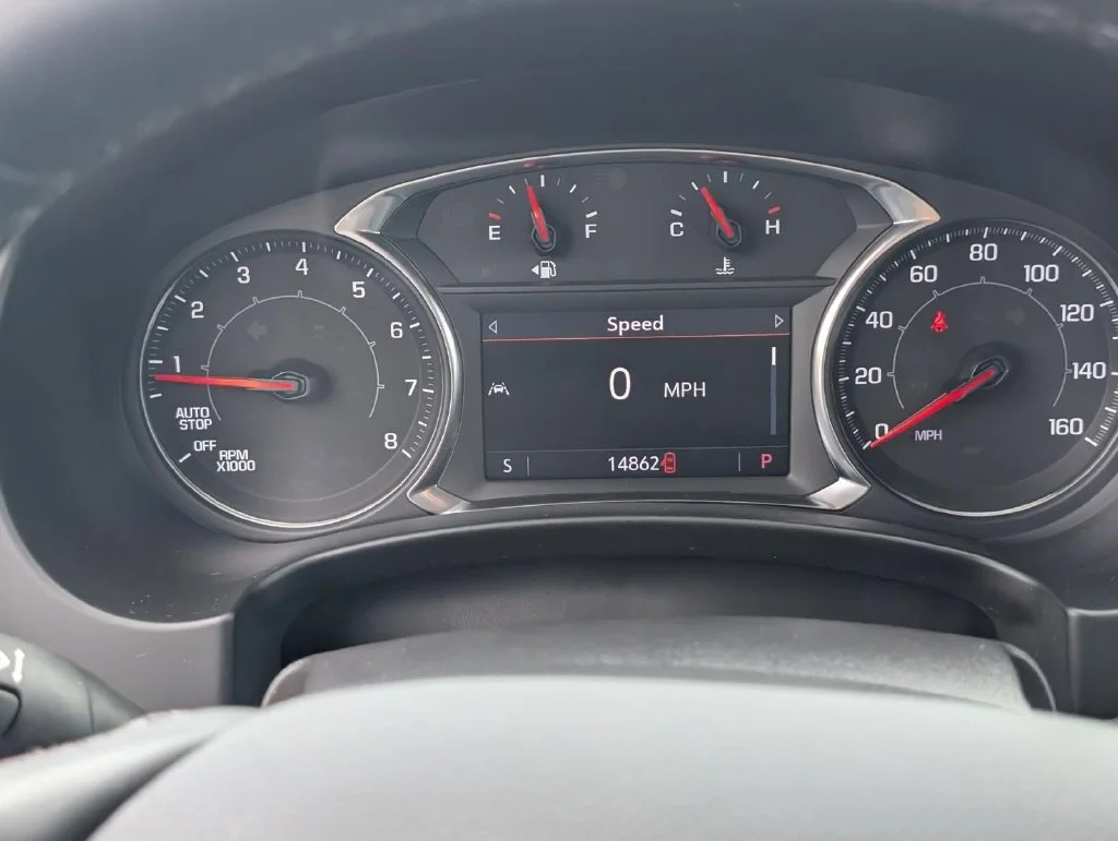 Used 2023 SUMMIT WHITE GMC SLT image 25