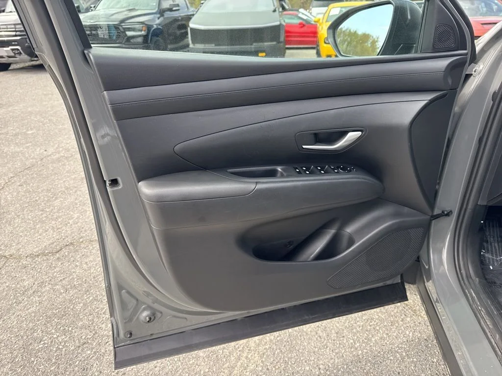 Used 2025 Gray Hyundai SEL image 25