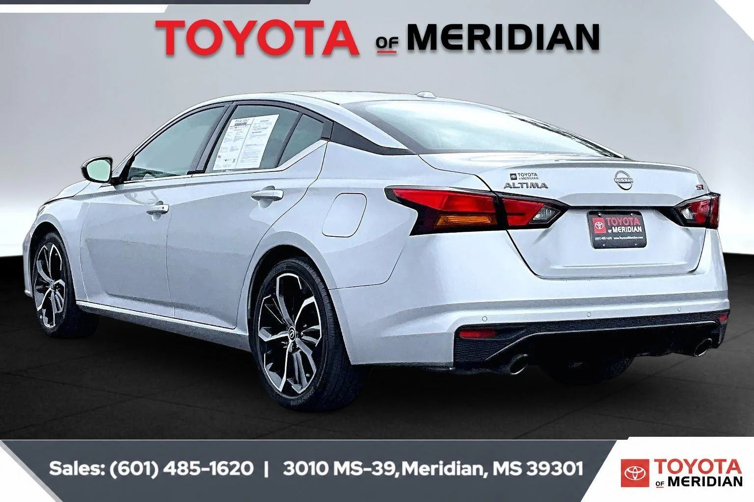 Used 2024 Brilliant Silver Metallic Nissan 2.5 SR image 2
