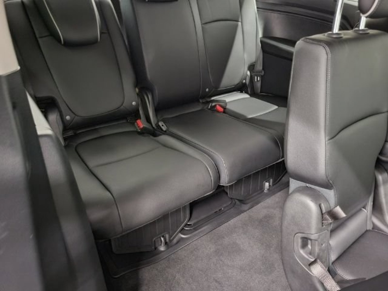 New 2026 Platinum White Pearl Honda Touring image 25