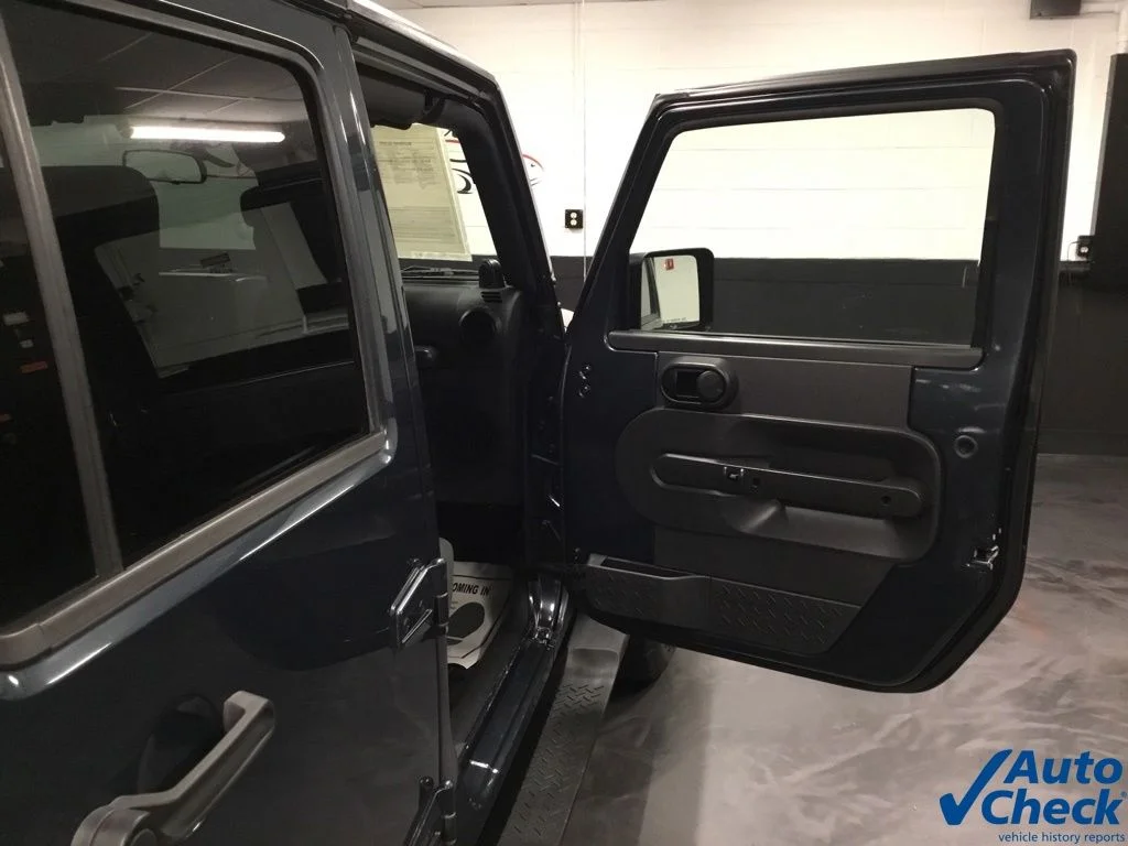 Used 2007 Blue Jeep Unlimited Sahara image 37