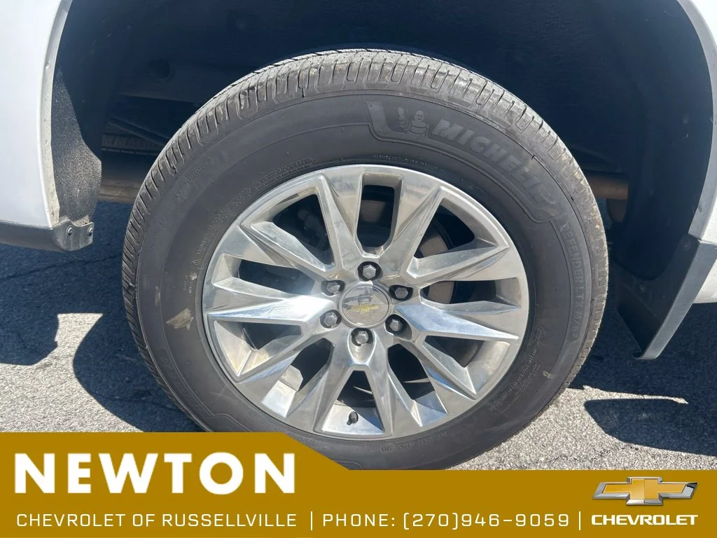 Used 2021 Summit White Chevrolet LTZ image 17