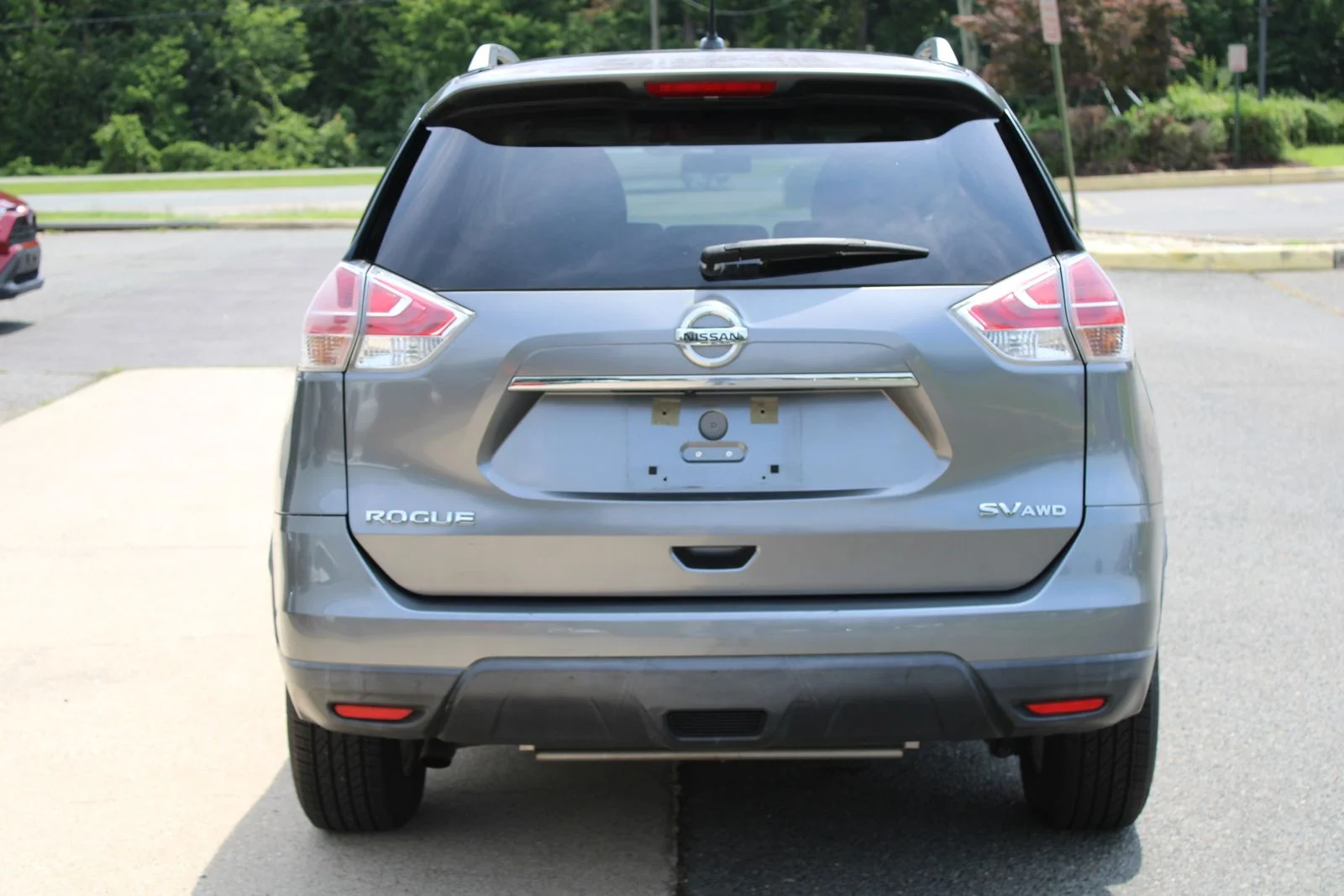 Used 2015 Gray Nissan SV image 6