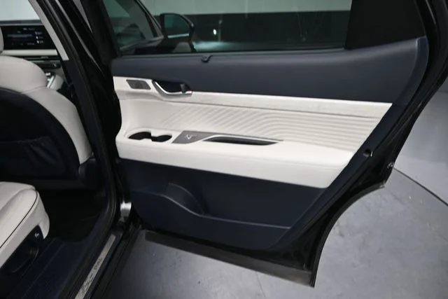 Certified Used 2025 Abyss Black Pearl Hyundai Calligraphy image 28