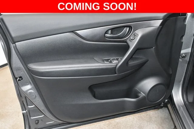 Used 2019 Gray Nissan S image 14