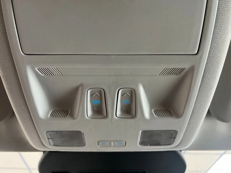 Used 2021 Gray Ford SEL image 31