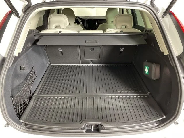 Certified Used 2025 Crystal White Volvo Core image 16
