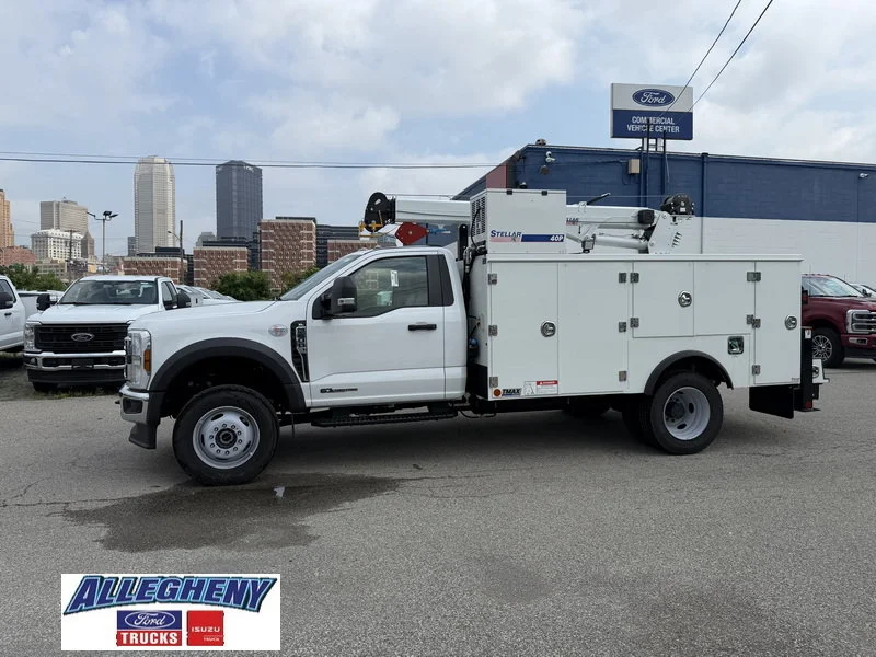 New 2025 Oxford White Ford XL image 2