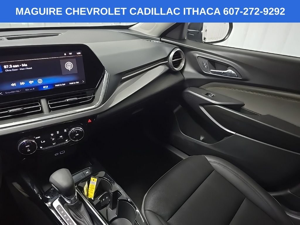 Used 2024 Green Chevrolet ACTIV image 25