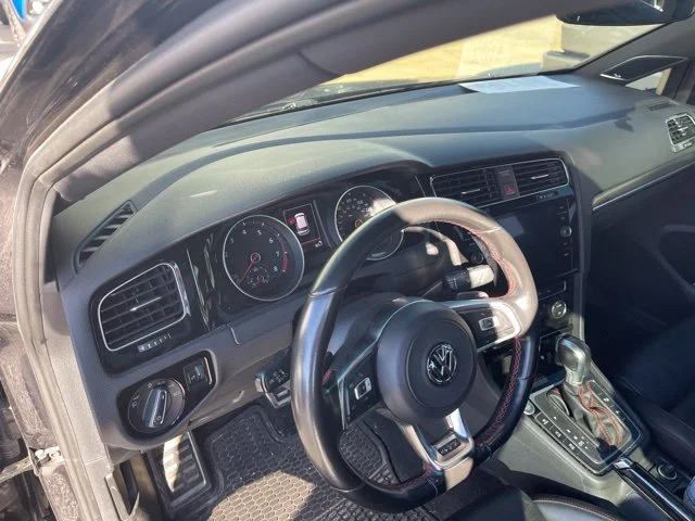 Used 2018 Black Volkswagen Autobahn image 9