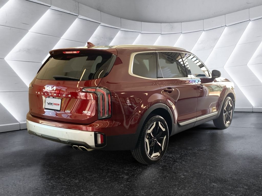 Certified Used 2024 Red Kia EX image 4