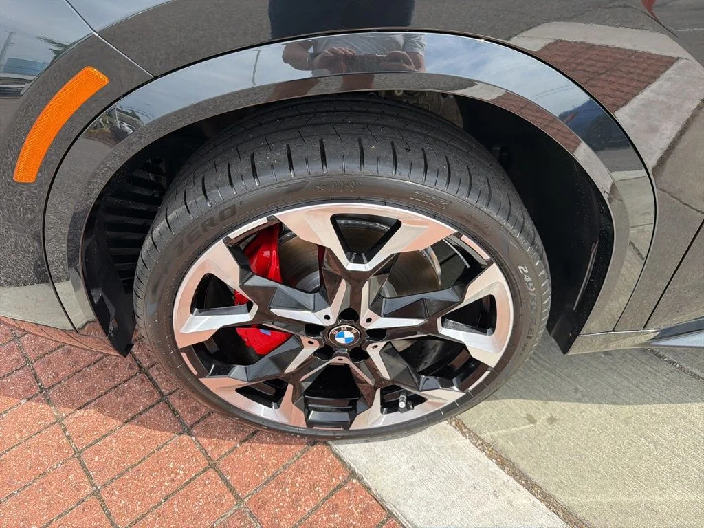 New 2026 Black Sapphire Metallic BMW xDrive28i image 9