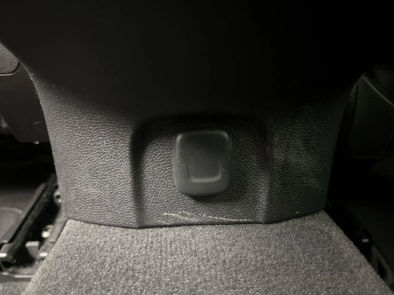 Used 2015 SILVER ICE METALLIC Chevrolet LT image 11
