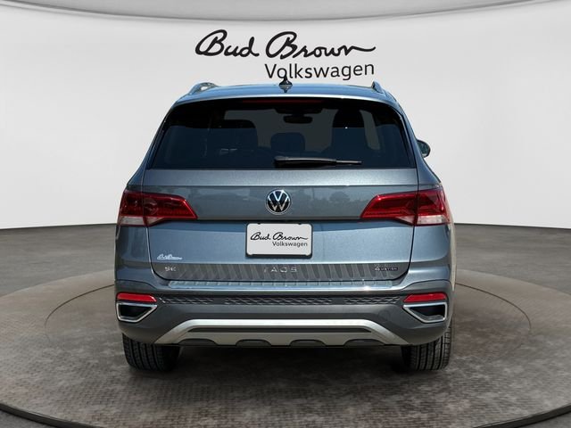 Certified Used 2024 Platinum Gray Metallic Volkswagen 1.5T SE image 4