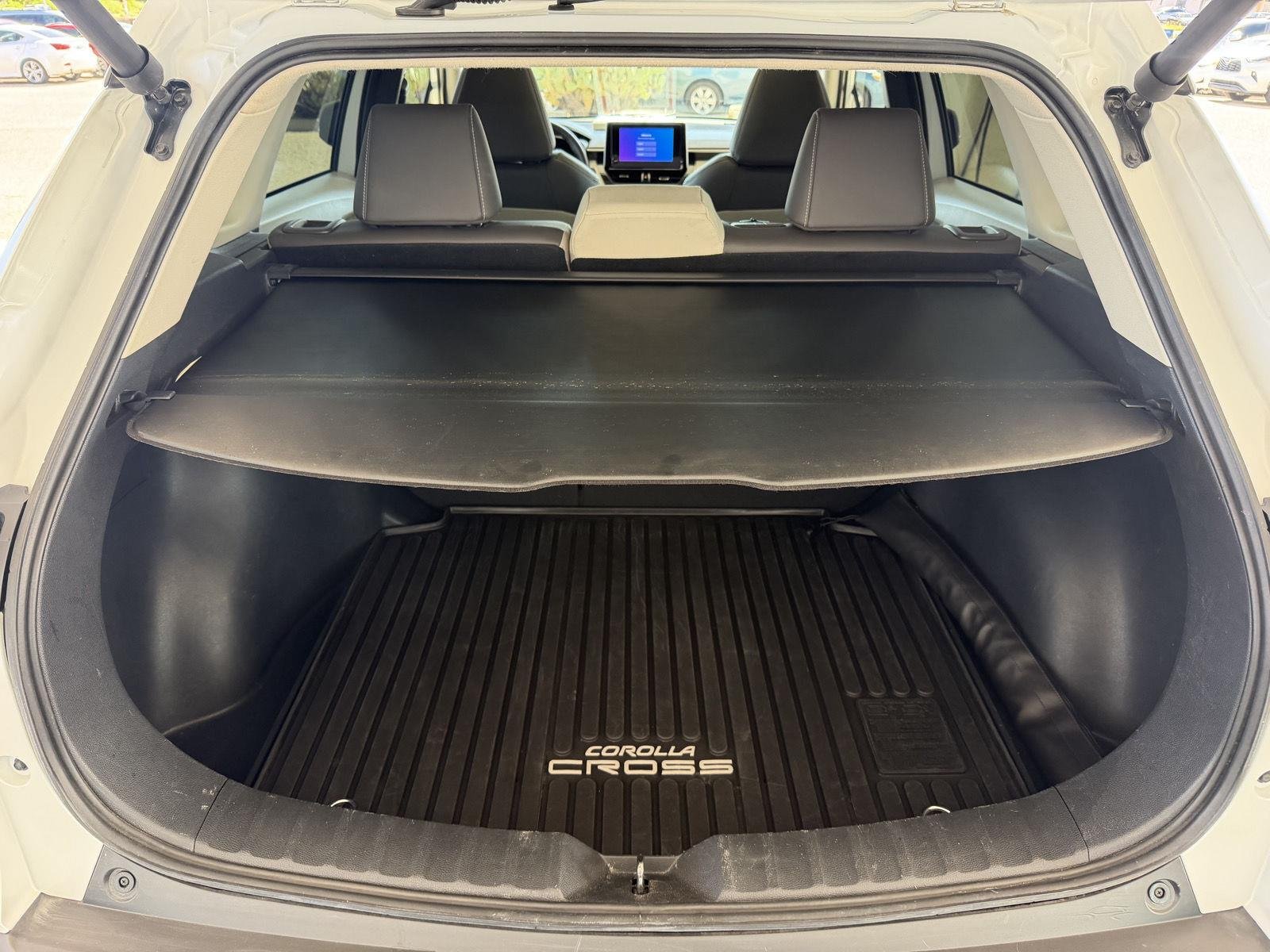 Certified Used 2023 Wind Chill Pearl Toyota XLE image 22