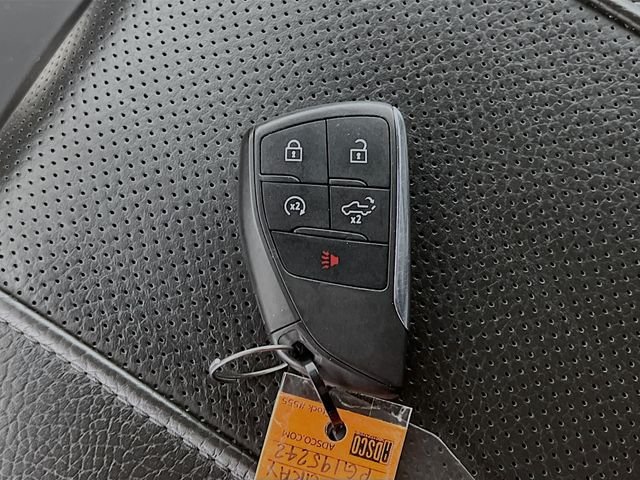 Used 2023 Silver GMC Denali image 17