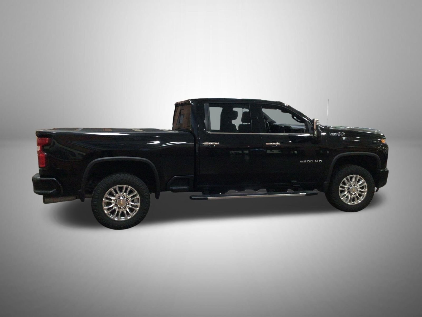 Used 2022 Black Chevrolet High Country image 3