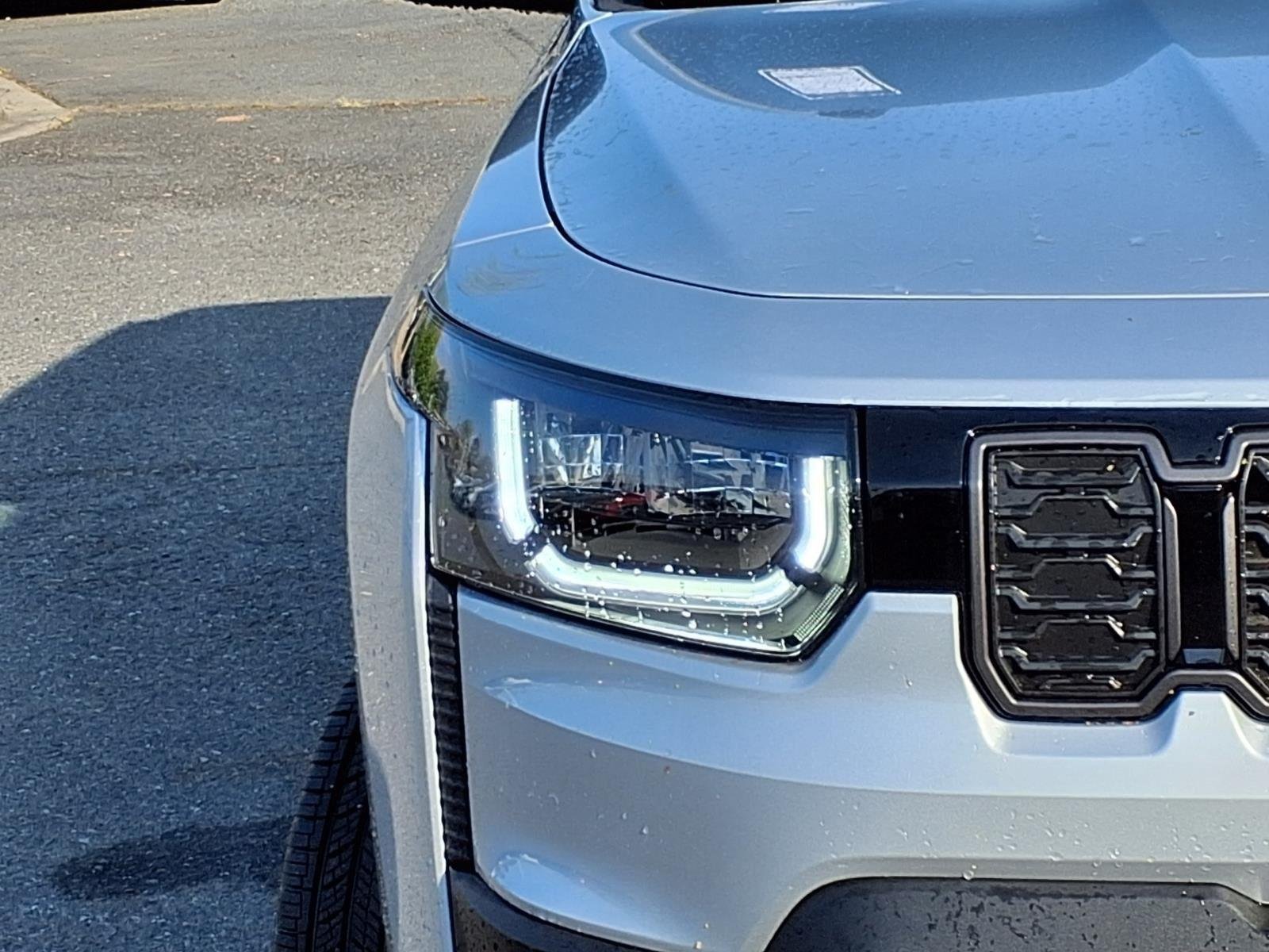 New 2026 Silver Zynith Clearcoat Jeep Laredo image 14