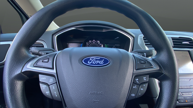 Used 2020 Oxford White Ford SE image 15