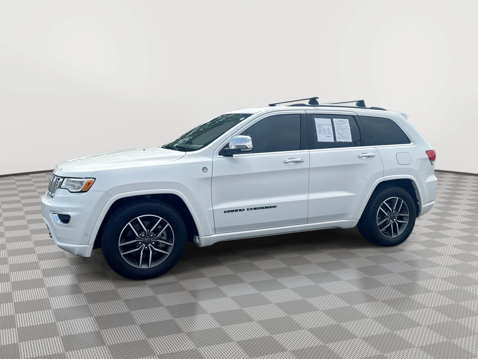 2021 Jeep Grand Cherokee Overland 4WD's photo