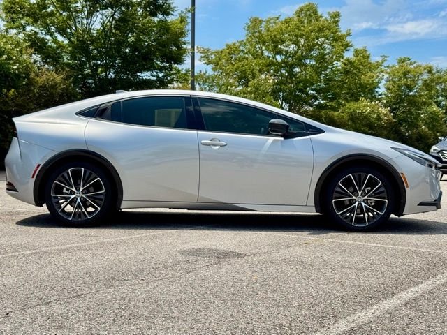 Used 2024  Toyota XLE image 10