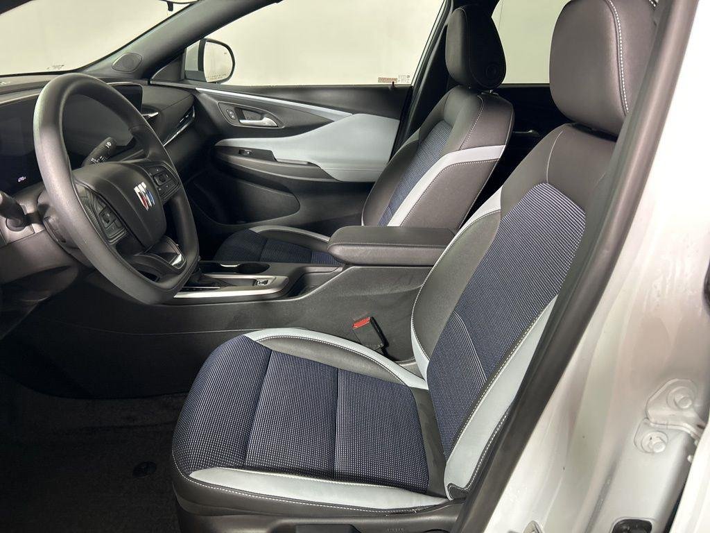 Used 2025 Summit White Buick Preferred image 14