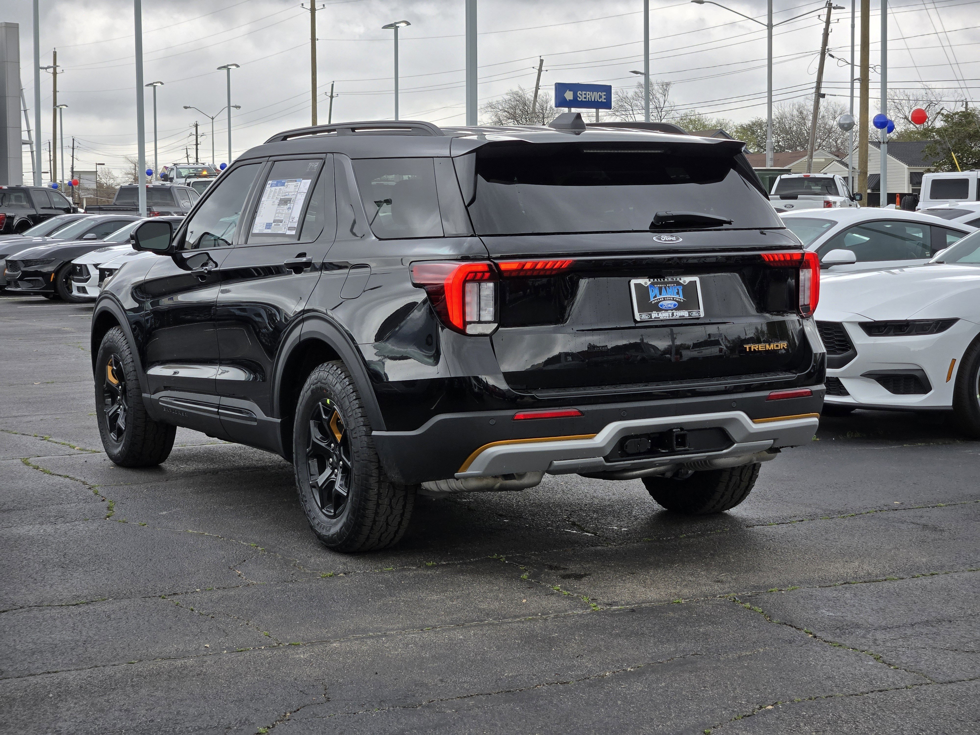 New 2026 Agate Black Metallic Ford Tremor image 3