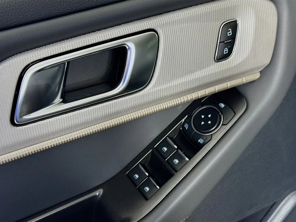 New 2026 Agate Black Metallic Ford Active image 18