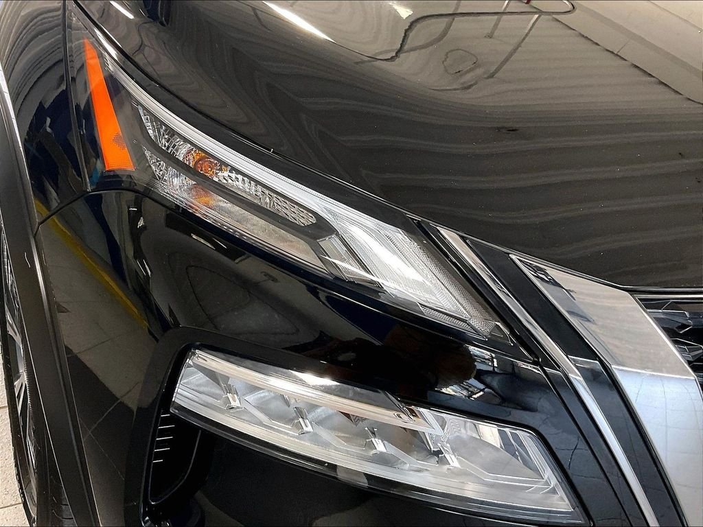 Used 2023 Black Nissan SV image 32