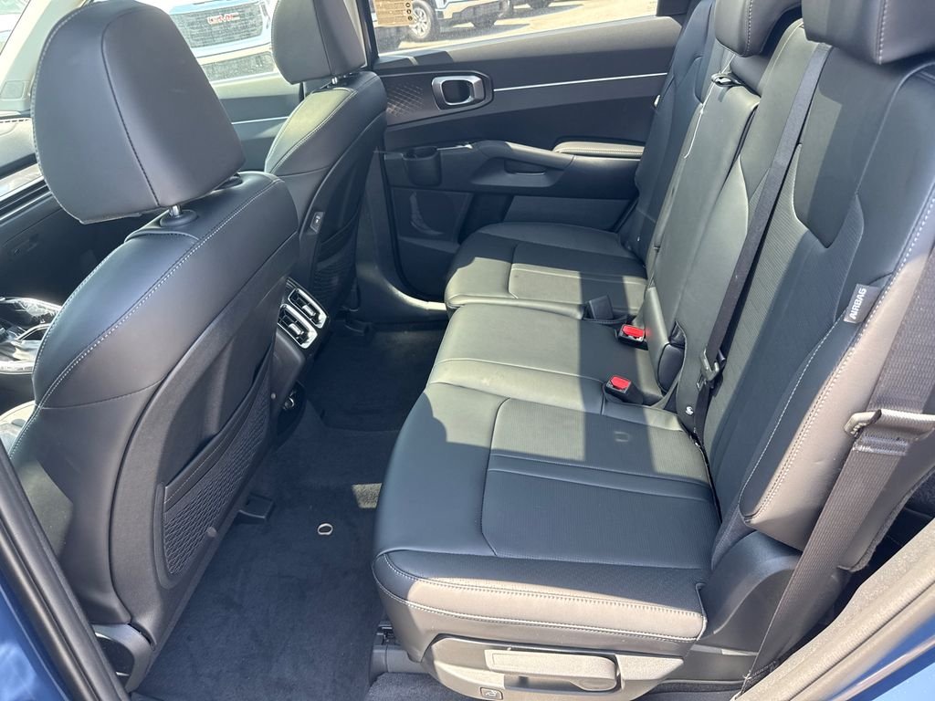 Used 2025 Black Kia S image 20