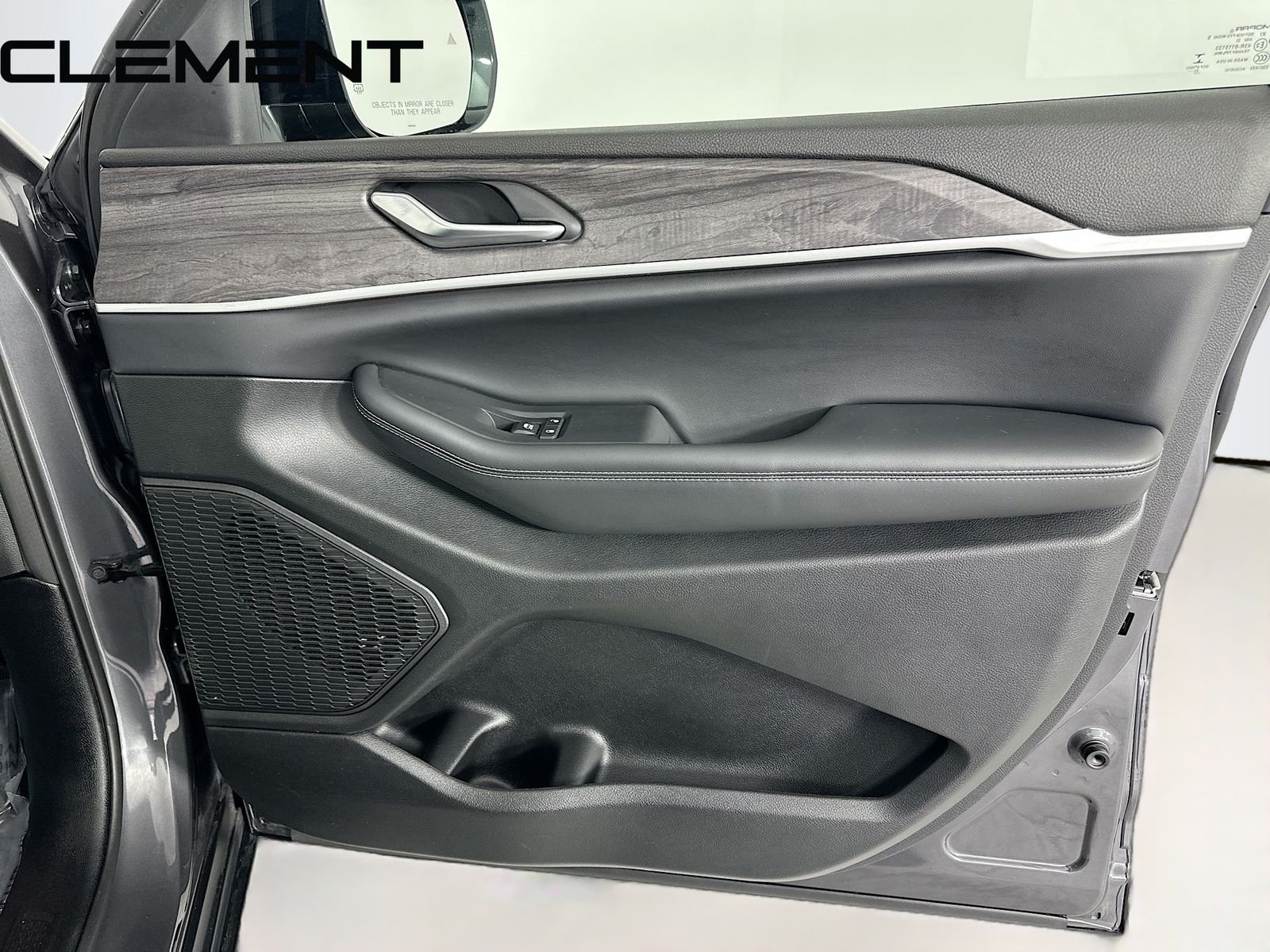 Used 2023 Gray Jeep Limited image 37