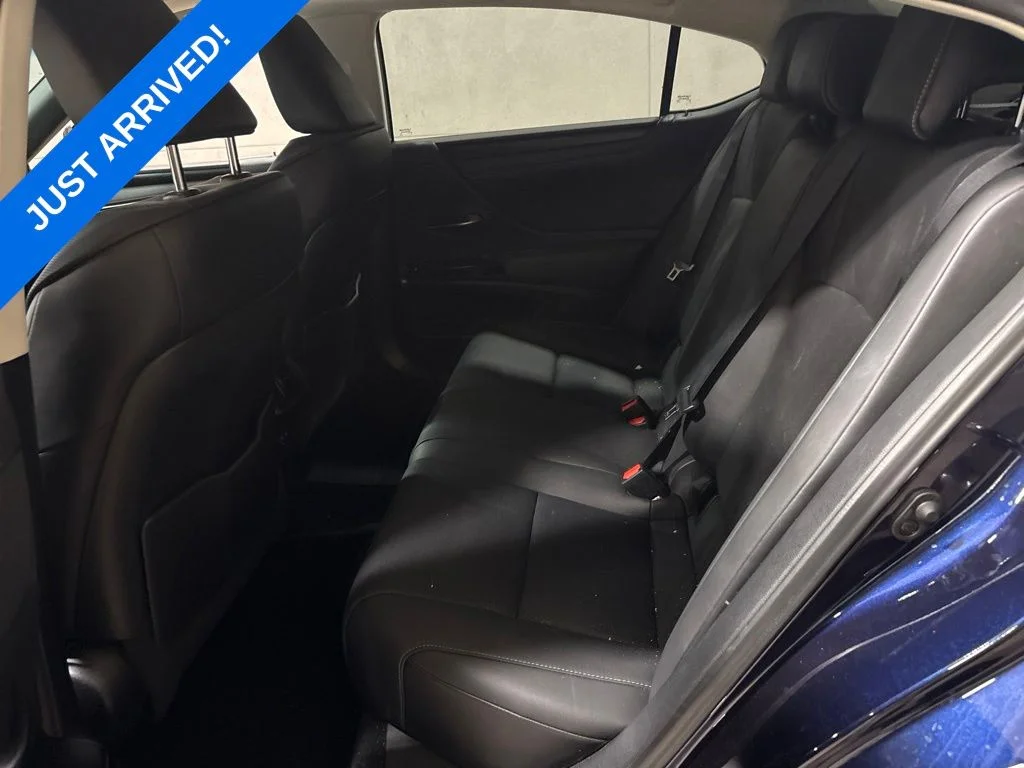 Used 2022 Mica Lexus 350 image 5