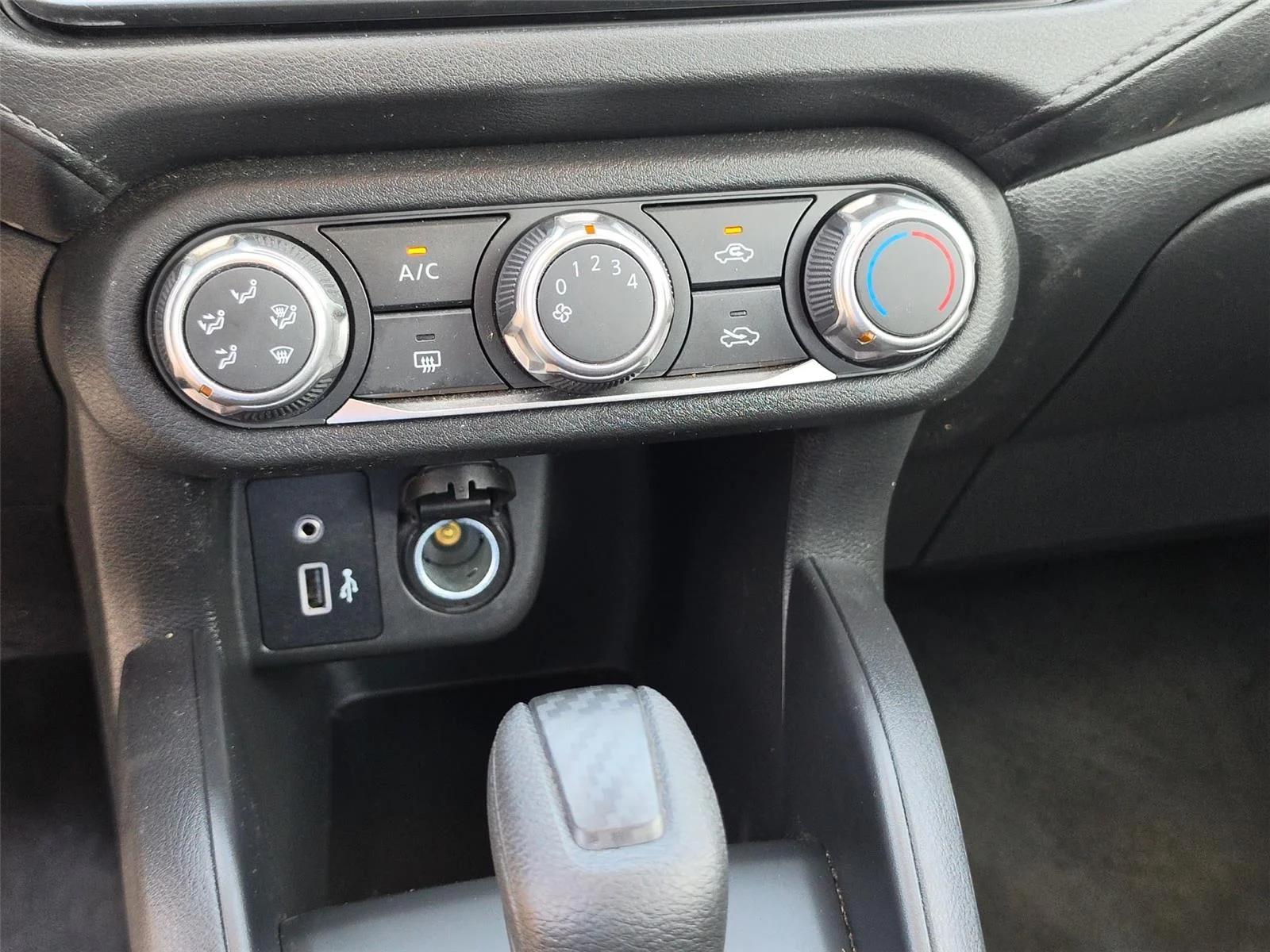 Used 2023 Brilliant Silver Metallic Nissan S image 29