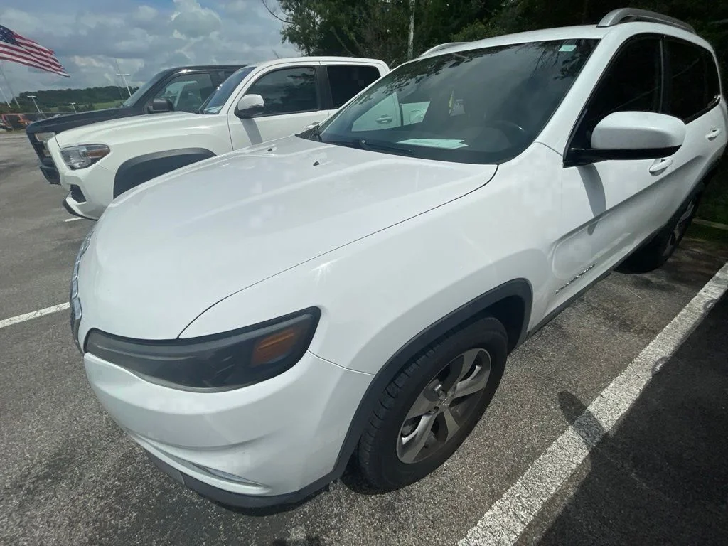 Used 2019 White Jeep Limited image 19