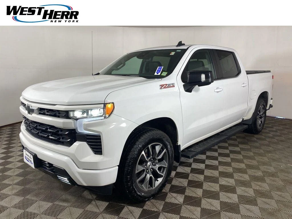 Used 2022 Summit White Chevrolet 4WD Crew Cab Short Bed RST image 1