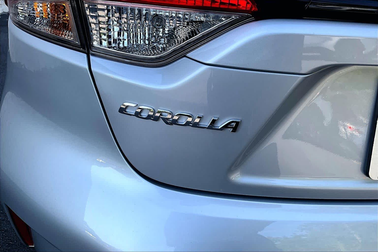 Used 2026 Classic Silver Metallic Toyota LE image 30