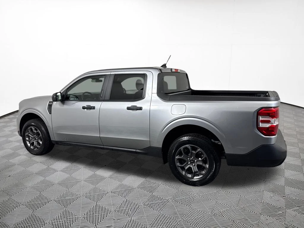 Used 2022 Silver Metallic Ford XLT image 11