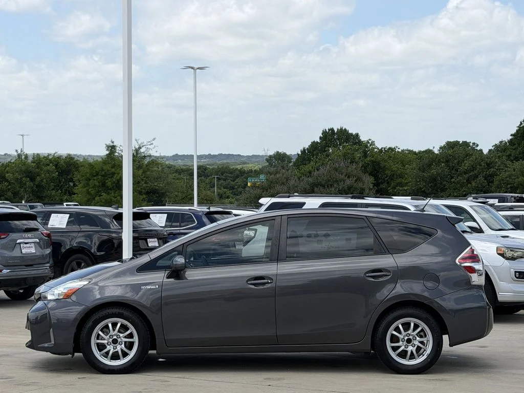 Used 2017 Gray Toyota Three image 3
