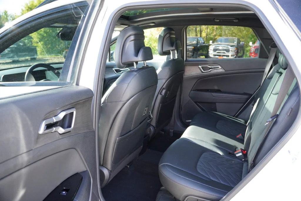 Certified Used 2024 Glacial White Pearl Kia X-Line image 16
