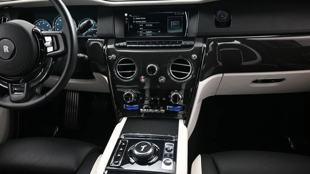 Certified Used 2022 White Rolls-Royce Black Badge image 18