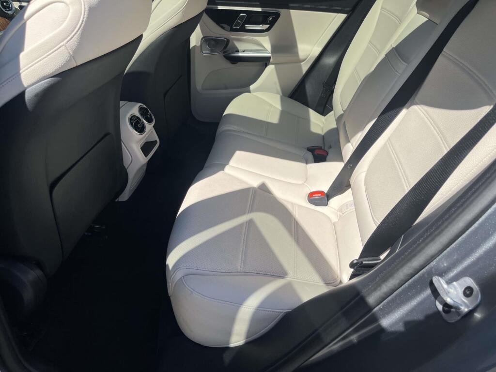 Used 2023 Selenite Grey Metallic Mercedes-Benz GLC 300 image 17