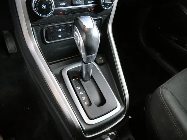 Used 2019 Blue Ford SE image 19