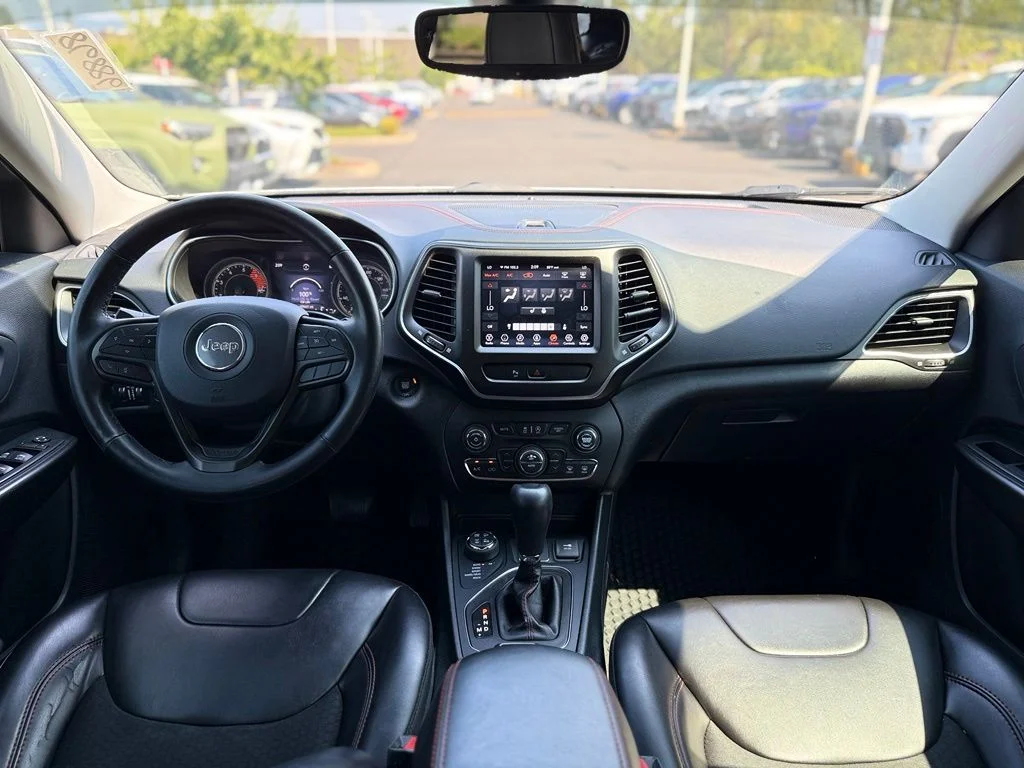 Used 2019 Bright White Clearcoat Jeep Trailhawk image 23